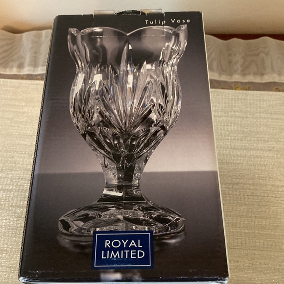 Beautiful Royal Limited Tulip Vase Made in Czech Republic New in the Box - Picture 4 of 6
